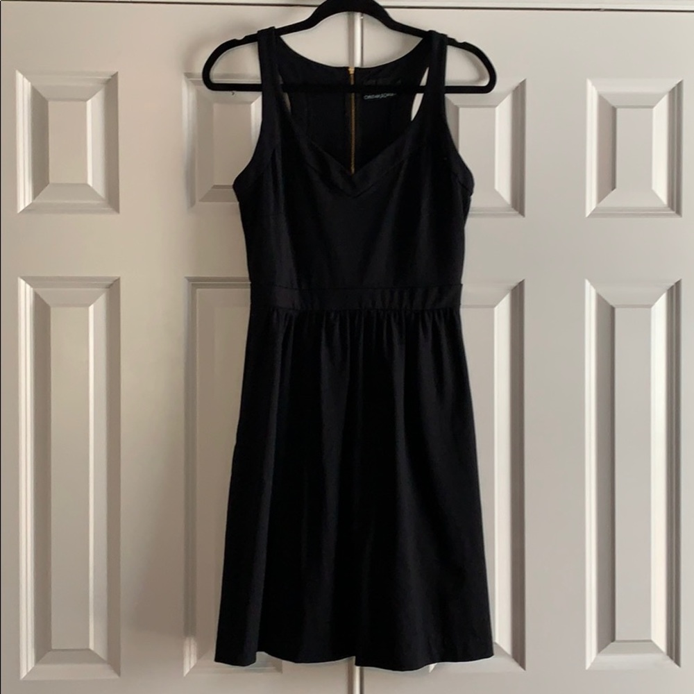 Black sleeveless dress